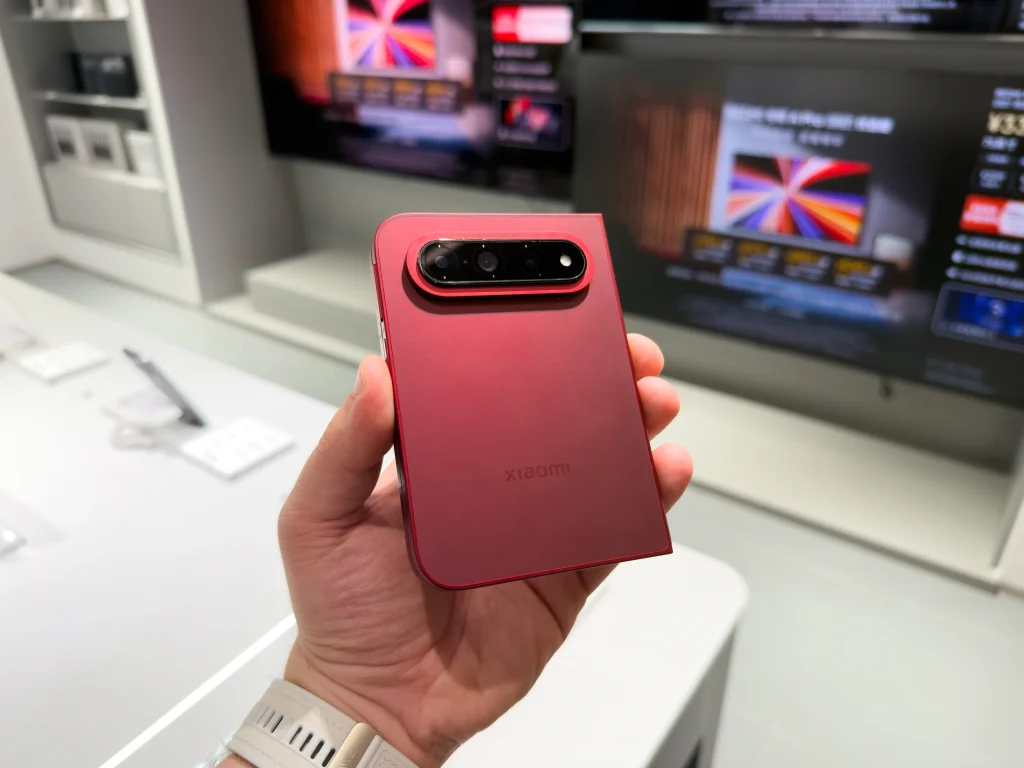 Xiaomi 18 Ultra miał być fotograficznym potworem. Projekt jednak skasowano 12 Xiaomi 18 Ultra miał być fotograficznym potworem. Projekt jednak skasowano