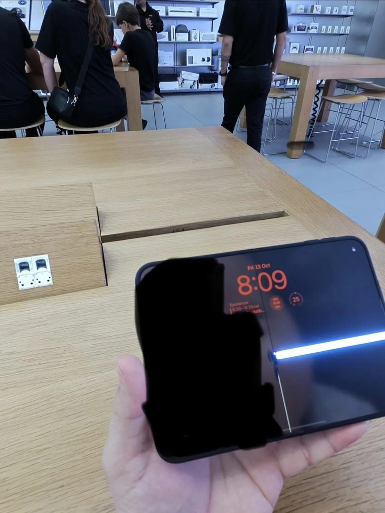 iPhone Duo pęka po kilku godzinach? Sypią się skargi użytkowników 12 iPhone Duo pęka po kilku godzinach? Sypią się skargi użytkowników