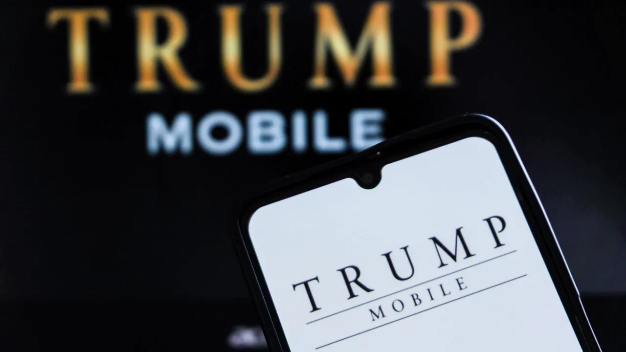 Atak hakerski na Trump Mobile. Wyciekły dane klientów, a reakcja firmy budzi pytania
